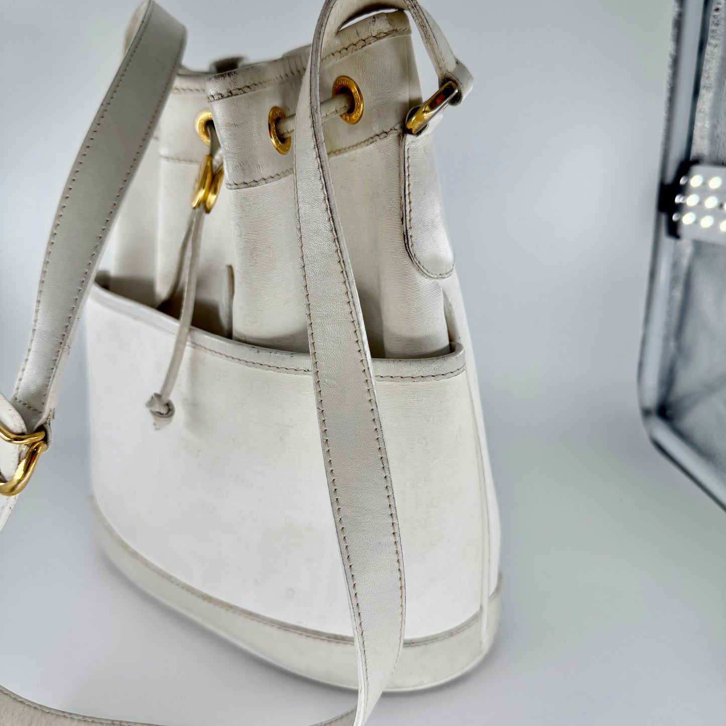 Gucci Vintage White Ophidia Bucket Shoulder Bag