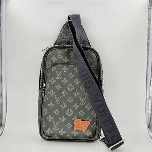 Louis Vuitton Avenue Sling  Body Bag