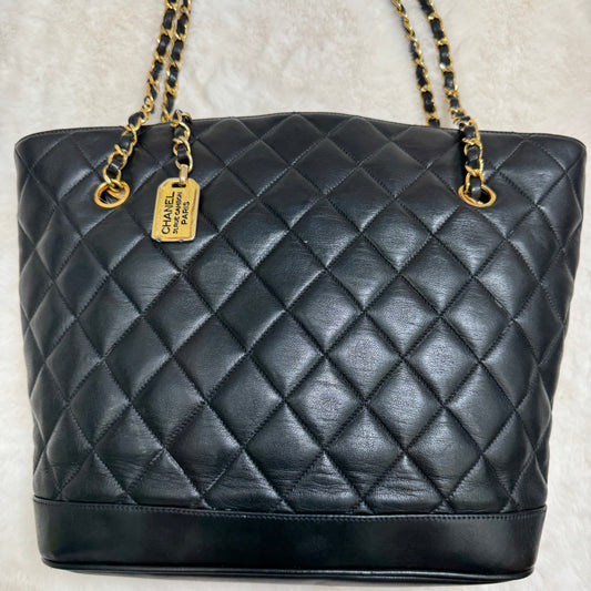 CHANEL Black lambskin Matelassé Medium Tote/Shoulder Bag
